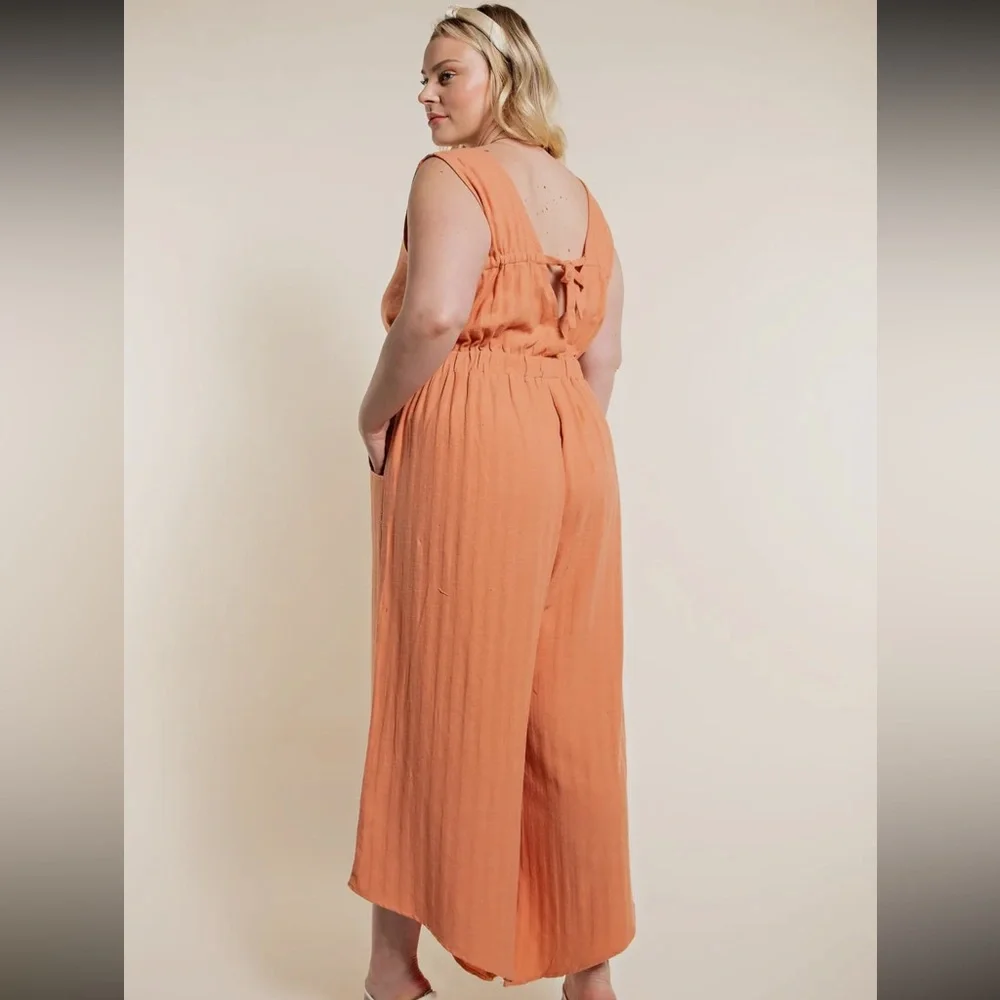Herringbone texture Jumpsuit with back tie Detail in salmon - Picture 3 of 3